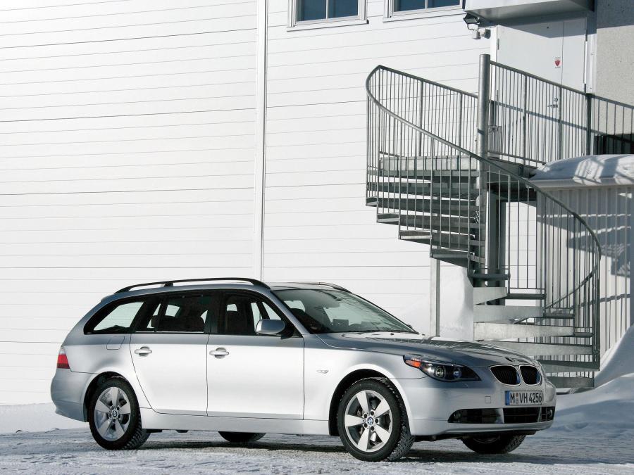  BMW 530xi Touring 2007 года  (фото 8 из 12)